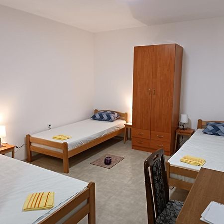 Adamovic Appartement Pirot Buitenkant foto