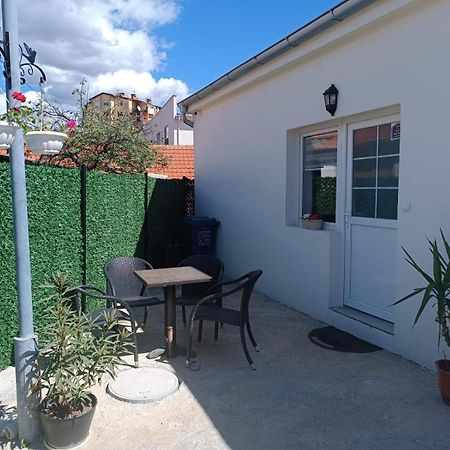 Adamovic Appartement Pirot Buitenkant foto